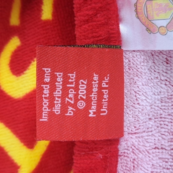 2003 Manchester United FC offical logo white & red soccer beach bath gym towel - Picture 6 of 6